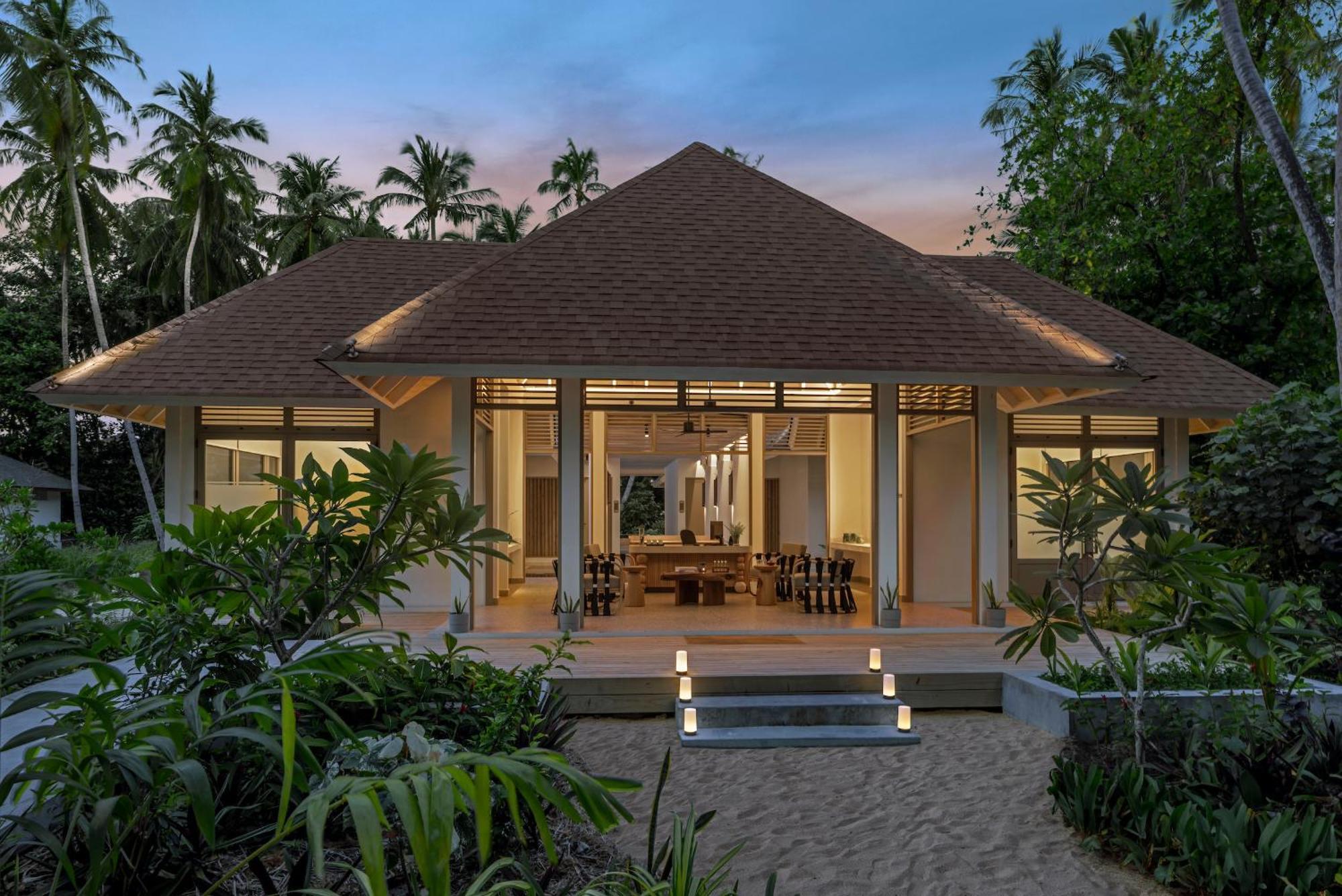 Avani Plus Fares Maldives Resort - 50 Percent Off On Seaplane Transfer For Minimum Stay Of 3 Nights And More For Stays Until 31 October 2025 Kendhoo Екстериор снимка