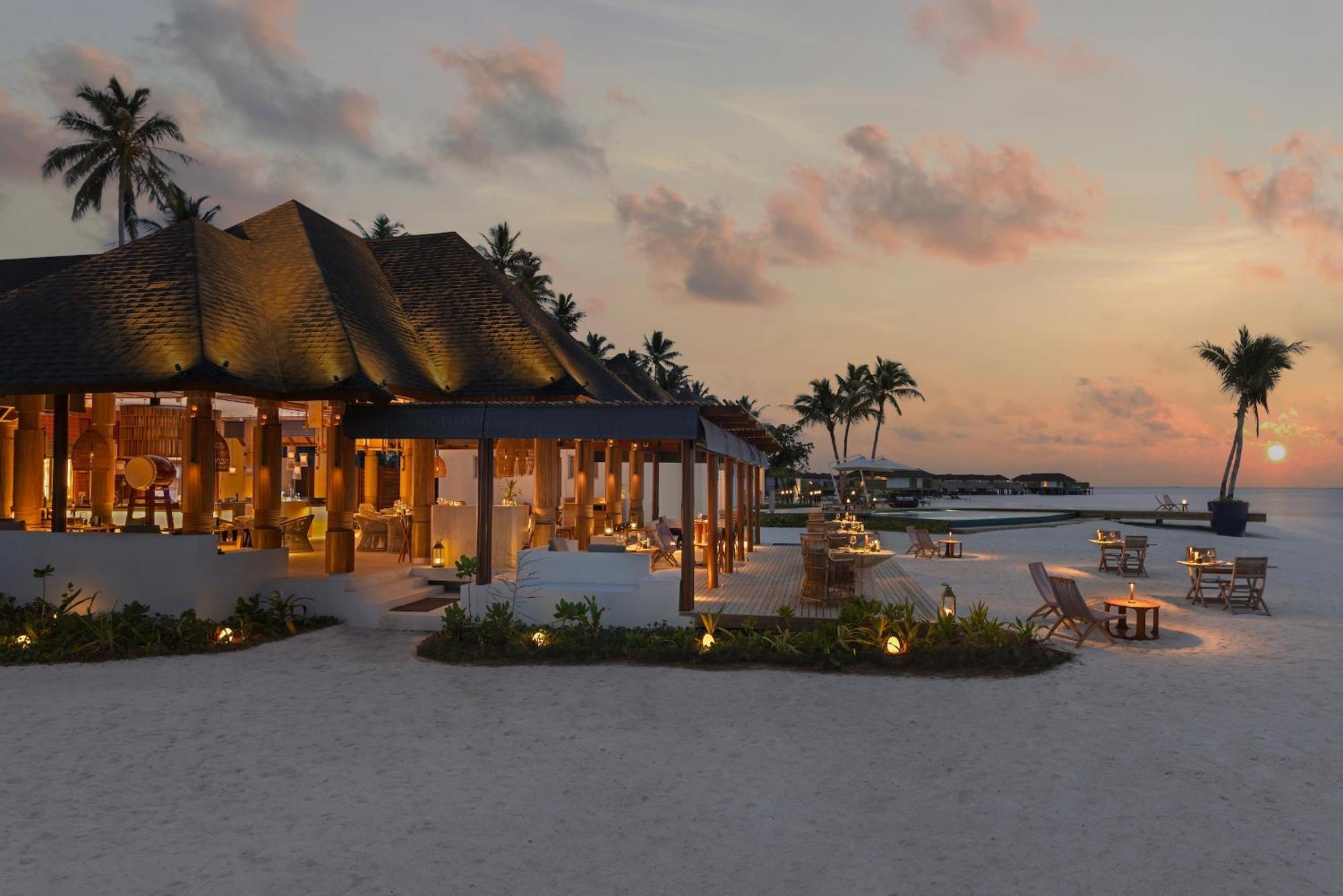 Avani Plus Fares Maldives Resort - 50 Percent Off On Seaplane Transfer For Minimum Stay Of 3 Nights And More For Stays Until 31 October 2025 Kendhoo Екстериор снимка